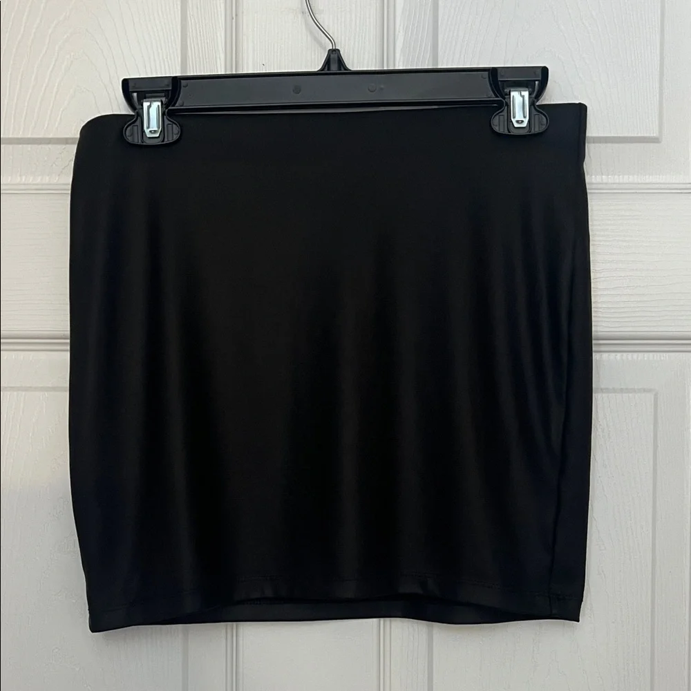 Forever 21 Black Women's Mini Skirt Size L